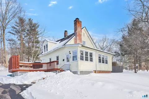 25 Greenwood Dr, Manchester, CT 06042