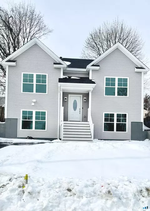 285 Hillcrest Rd, Bridgeport, CT 06606