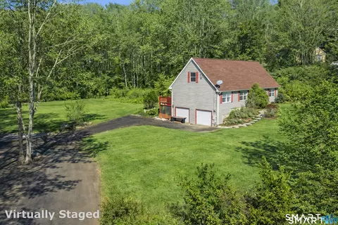 133 White Deer Rocks Rd, Woodbury, CT 06798