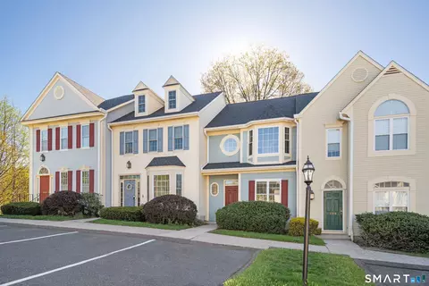 103 Cambridge Cmns #103, Middletown, CT 06457