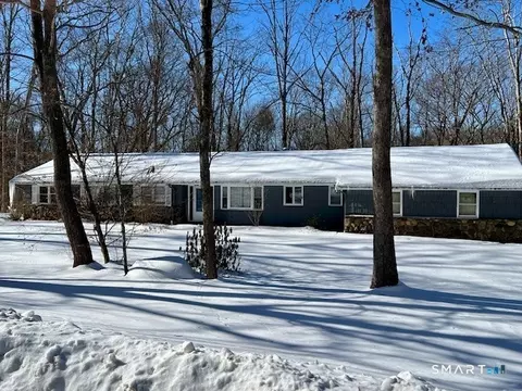 149 Hillyndale Rd, Mansfield, CT 06268