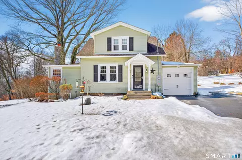 22 Driftway Rd, Danbury, CT 06811