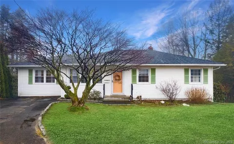 20 Grandview Ave, Watertown, CT 06795