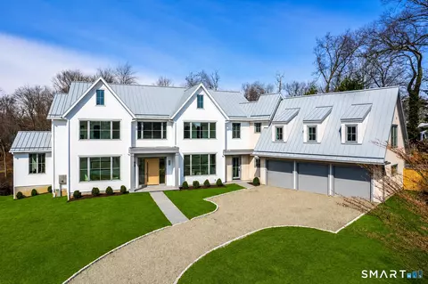8 Loretta Ct, Westport, CT 06880
