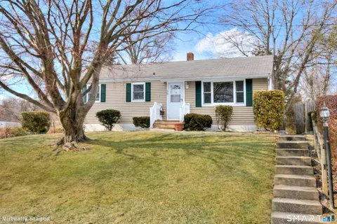 38 Hollywood Ave, Milford, CT 06460