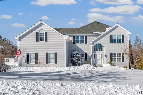 55 Old Dairy Ln, Shelton, CT 06484