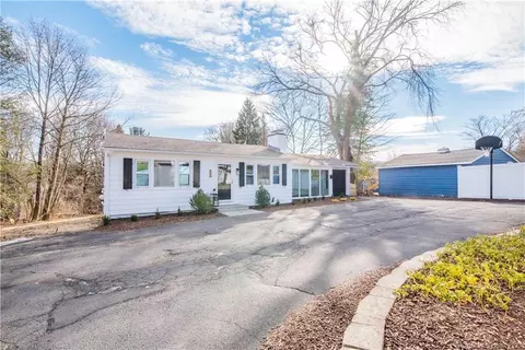 365 Woodbury Rd, Watertown, CT 06795