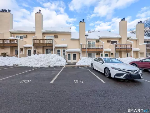 8 Rose Ln #18-13, Danbury, CT 06811