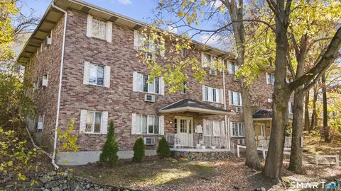 25-37 Piedmont St, Waterbury, CT 06706