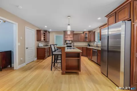 Kitchen - 12 Red Oak Dr, Killingly, CT 06239 photo 3 of 3