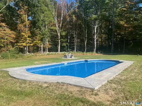 Exterior - 12 Red Oak Dr, Killingly, CT 06239 photo 4 of 6