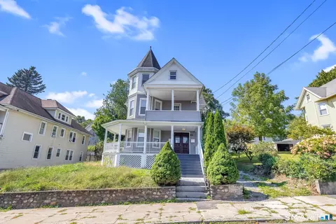 61 Garden St, Ansonia, CT 06401