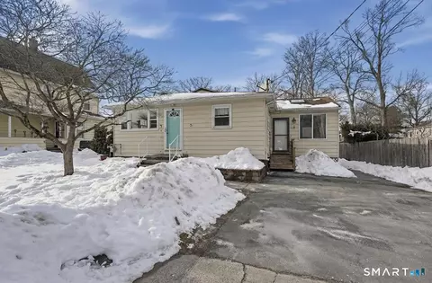 5 W Prospect St, West Haven, CT 06516