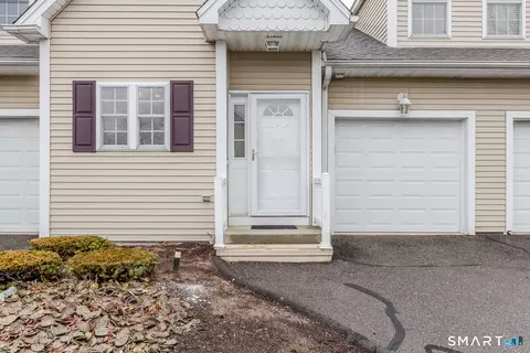 511 Elm St #3-2, North Haven, CT 06473