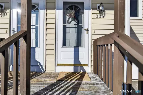 305 Monticello Dr #305, Branford, CT 06405