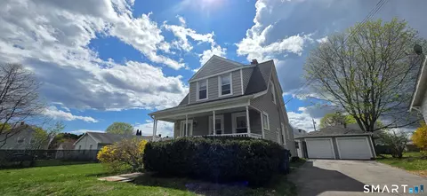 74 Clark Ln, Waterford, CT 06385