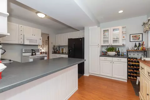 2 South Mdws #2, Woodbury, CT 06798