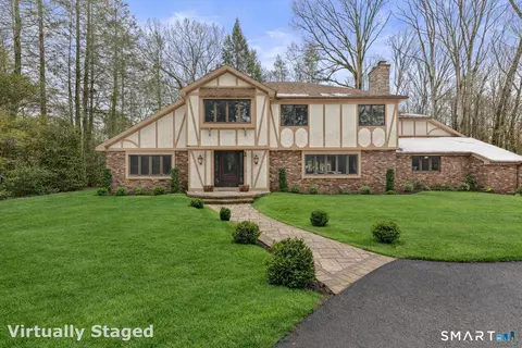 90 Hunting Hills Dr, Southington, CT 06489