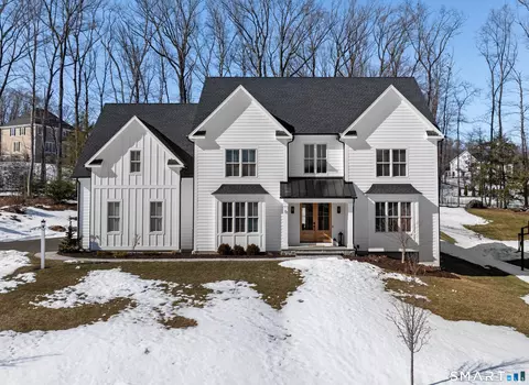 8 Gateshead Way, Unionville, CT 06085