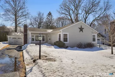 83 Lardner Rd, Bristol, CT 06010