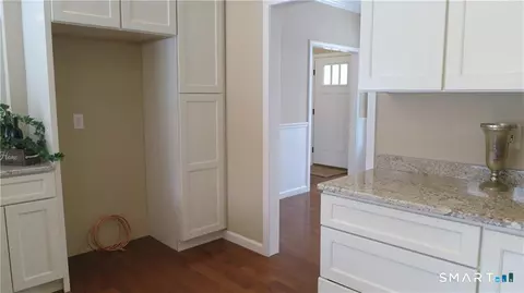 Entry Way - 823 Stone Rd # A, Windsor, CT 06095 photo 5 of 7