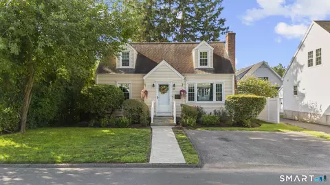 81 Peck St, Stratford, CT 06614