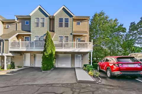17 Miranda Ln #17, Stratford, CT 06615