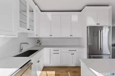 Kitchen - 185 Main St #301, Niantic, CT 06357 photo 4 of 4