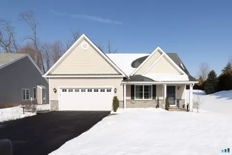 2 Deming Farm Dr #2, Newington, CT 06111