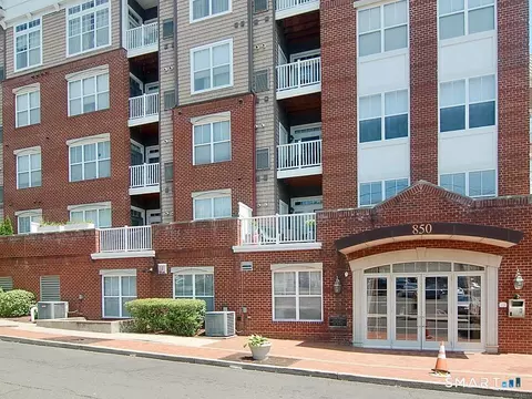 850 E Main St #526, Stamford, CT 06902
