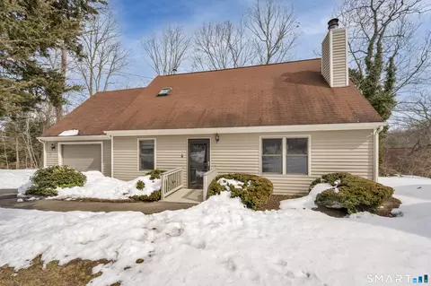 4 Copper Ridge Cir #4, Guilford, CT 06437