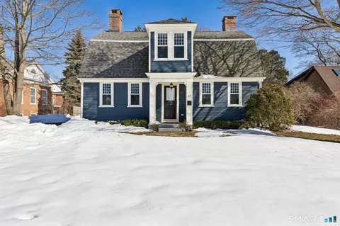 27 Park Pl, East Haven, CT 06512