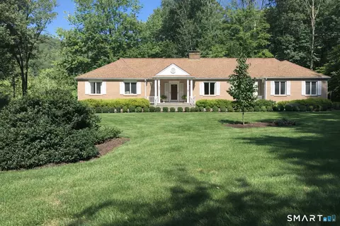 886 Maribou Ct, Cheshire, CT 06410