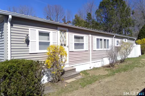 21 Hillpond Dr, Mansfield, CT 06268