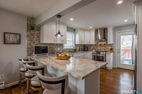 206 Sterling St, Fairfield, CT 06825