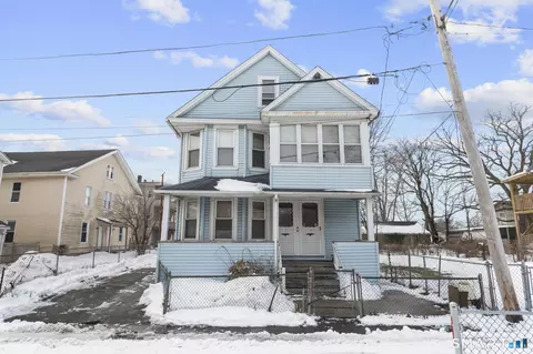 17-19 Rennell Ct, Bridgeport, CT 06605