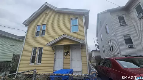 15 James St, Waterbury, CT 06708