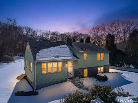 42 Roseleah Dr, Waterford, CT 06385