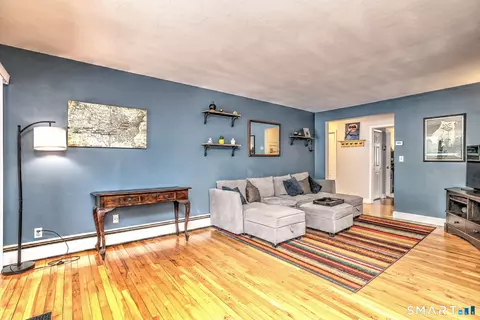 135 Florence Rd #1A, Branford, CT 06405