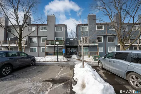 14 Newtown Rd #A5, Danbury, CT 06810