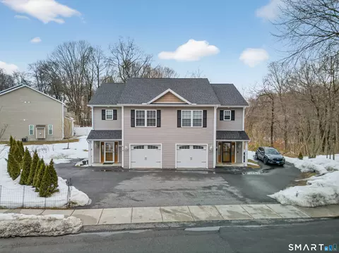 112 Woodruff Ave #B, Watertown, CT 06795