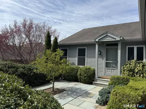 19 Juniper Meadow Rd #19, Washington, CT 06794