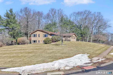 11 Mara Trl, South Windsor, CT 06074