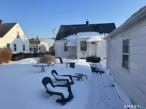 52 Bennett Ave, Waterbury, CT 06708 photo 5
