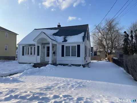 52 Bennett Ave, Waterbury, CT 06708 photo 6