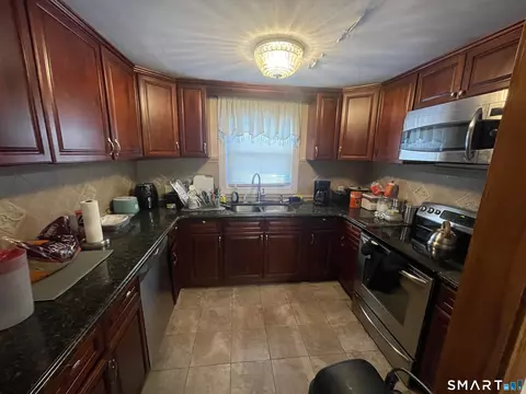 52 Bennett Ave, Waterbury, CT 06708 photo 16