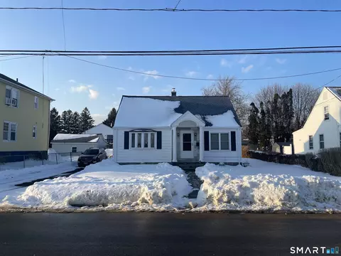 52 Bennett Ave, Waterbury, CT 06708 photo 2