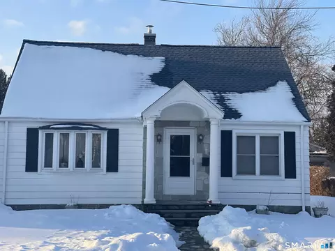 52 Bennett Ave, Waterbury, CT 06708