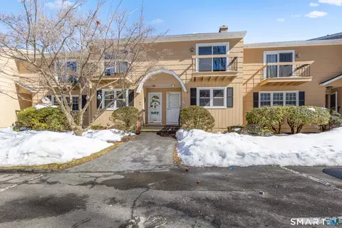 5 Deer Run #5, Bethel, CT 06801