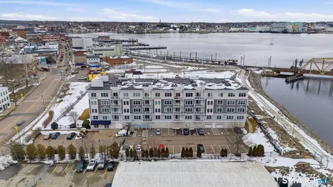 400 Bank St #402, New London, CT 06320